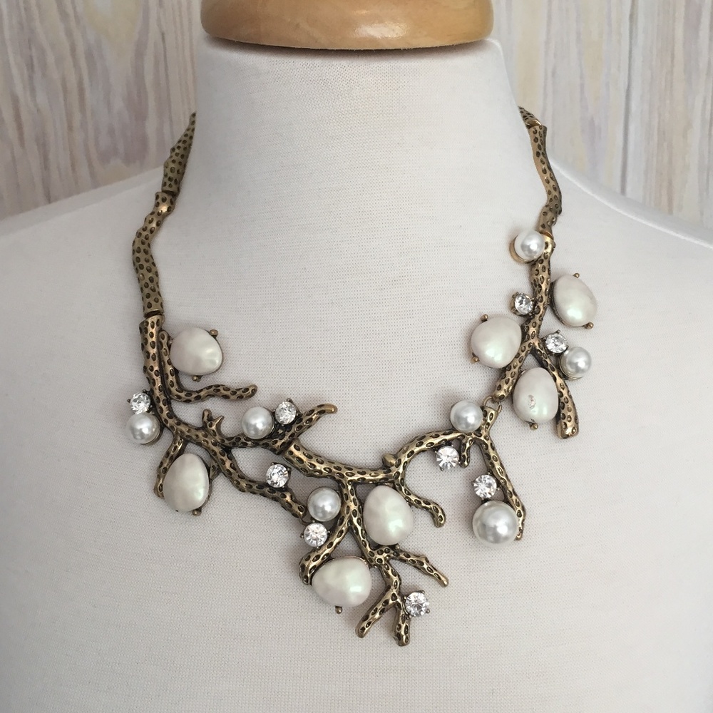 Rhinestone rustic gold pearly necklace NWT